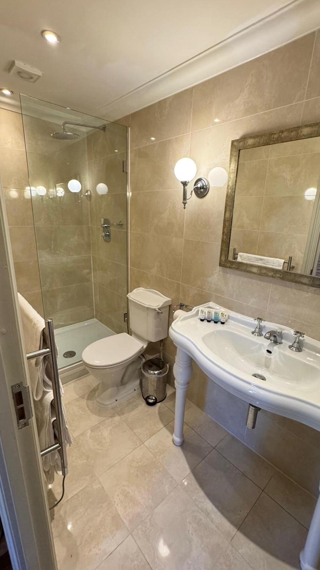 No64 The Boutique Hotel West Malling Extérieur photo